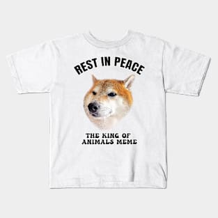 RIP The King of animals meme Kids T-Shirt